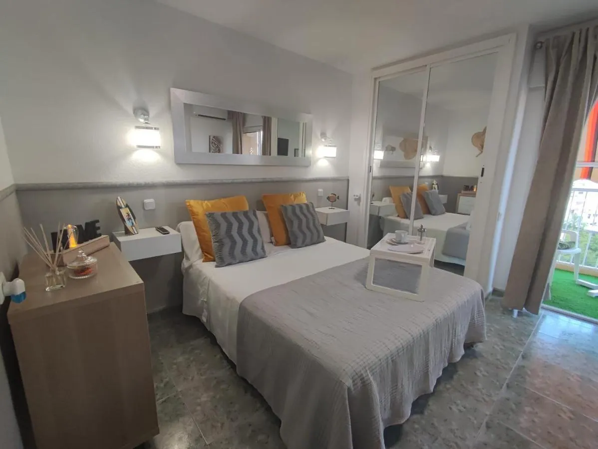 Grace Pool Apartment 베날마데나코스타